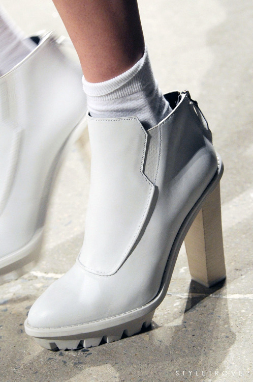 toouglyforfashion: styletrove:SHOE ENVY: Shoots @ Kenneth Cole.