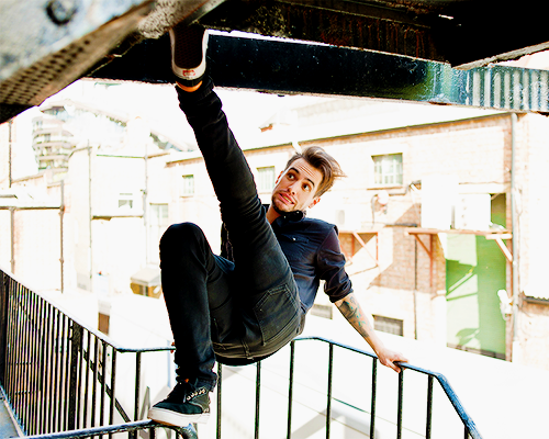 cocainesmile:  backstage with panic! at the disco in london 