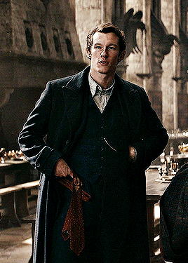 CALLUM TURNER As THESEUS SCAMANDER In FANTASTIC BEASTS: THE SECRETS OF DUMBLEDORE 2022 | Dir. David Yates