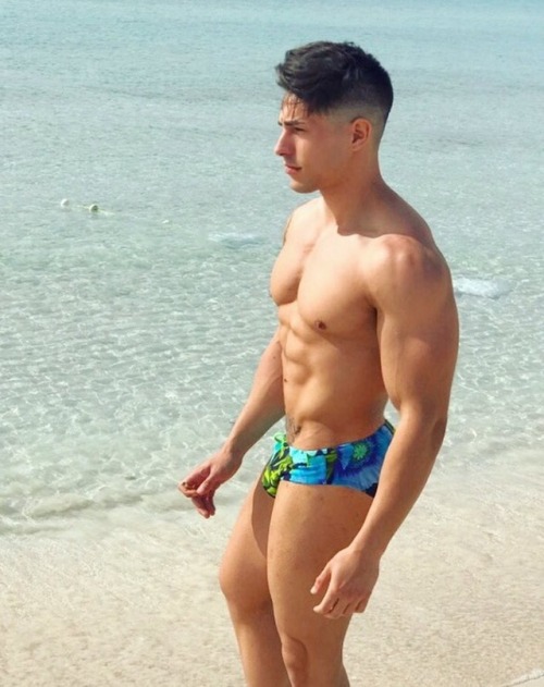 hotbloodedmen:Hot enough for your screen?   Follow HotBloodedMen for more! http://hotbloodedmen.tumblr.com  DM me anything!