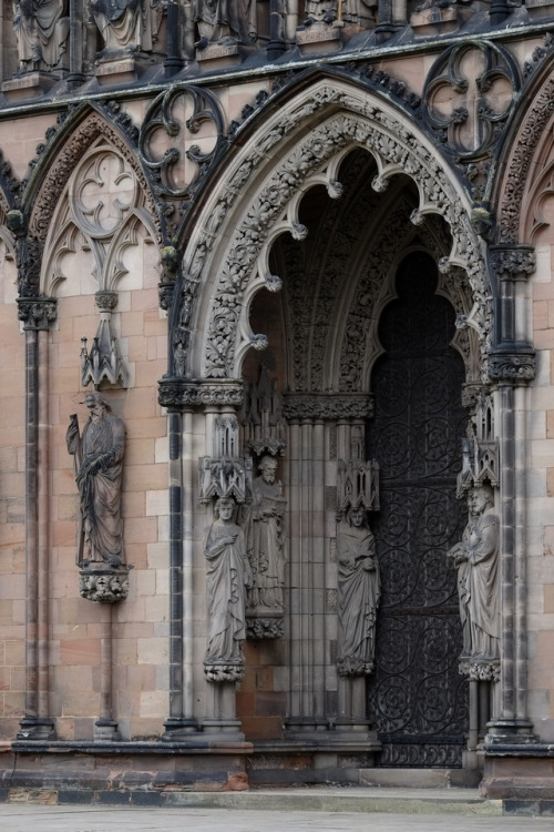 scavengedluxury:Lichfield Cathedral. April 2017.