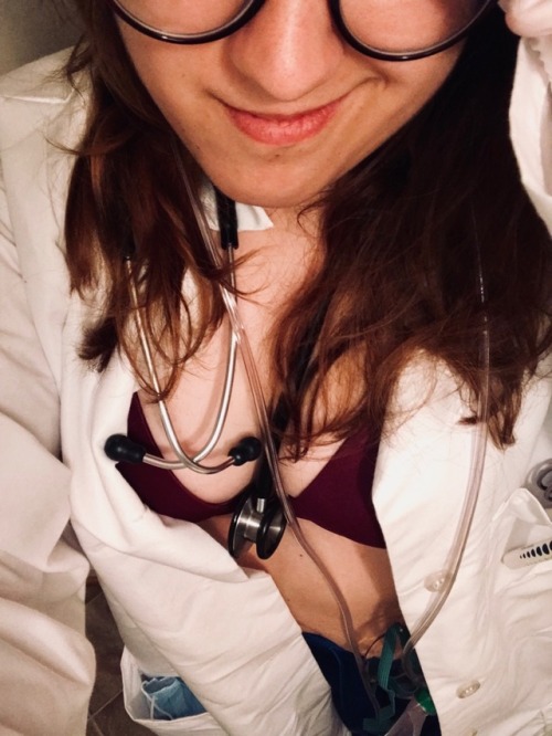 explicit-darling: Wanna play ‘Doctor’, Doctor?