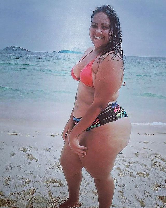 planetofthickbeautifulwomen2:  Sexy Brazilian Fabi Machado