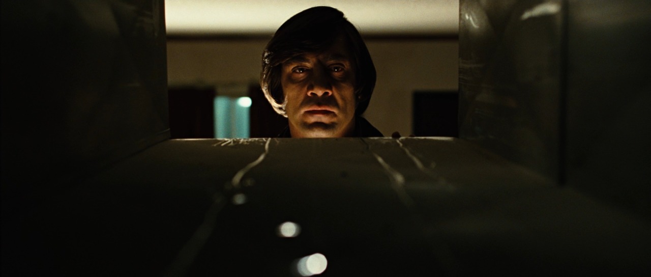 raysofcinema:  NO COUNTRY FOR OLD MEN (2007)Directed by Joel and Ethan CoenCinematography