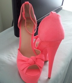 sissydebbiejo:  OMG - how beautiful are these