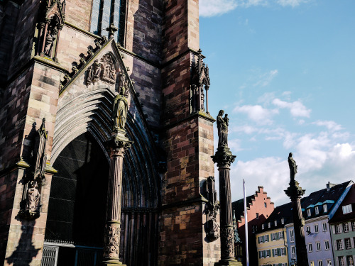 Statues in front of the Münster. Freiburg, Germany.