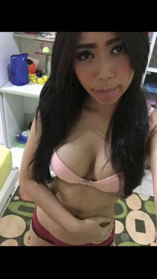 sgspicygirls:  Hot girl from snapchat little
