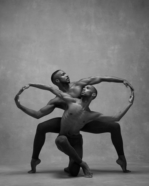 mymodernmet:Stunning Photo Series Spotlights the Graceful Movements of Dancers