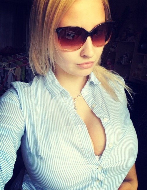 Name: Heather Images: 54 Looking For: Men/Women Nude Pics: Yes.