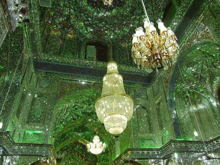 mymodernmet: Modest-Looking Mosque is a Dazzling Dream Inside  Oh how gorgeous!