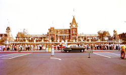 mickeyandcompany:  Disneyland on its opening