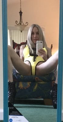 sexxysunshine:  Yellow is definitely my color