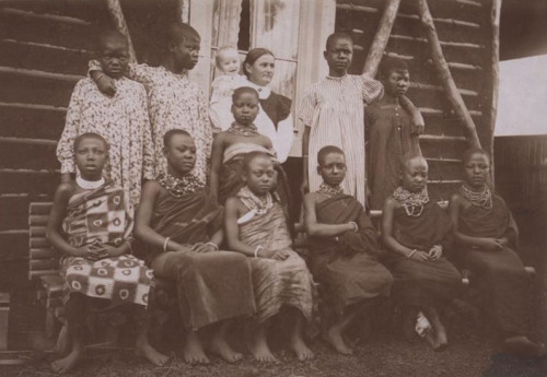 An all girls school
Bida, Northern Nigeria
1900s.
More Vintage Nigerian photos