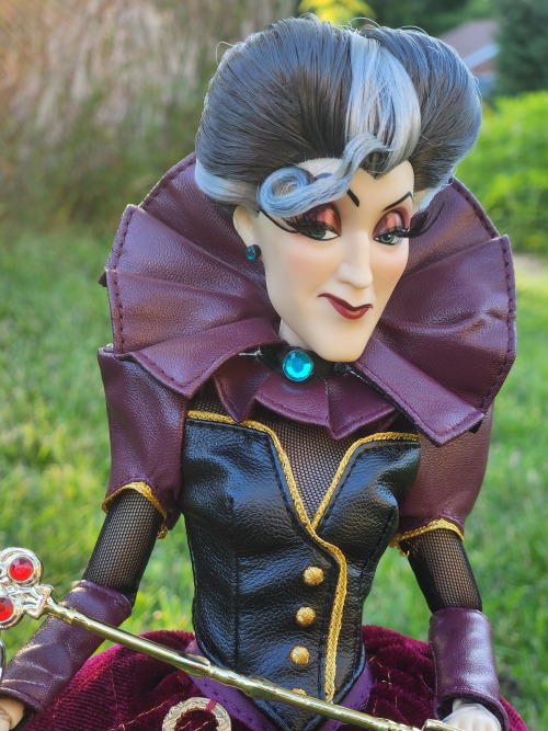 Doll Pictured: Disneystore Limited Edition Midnight Masquerade Lady Tremaine