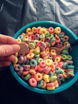 soulgeeker:   Giant bowl of fruitloops for breakfast on my day off. Quarter for size reference. Yes, I’m almost 31.  I envy your giant bowl of Fruit Loops!