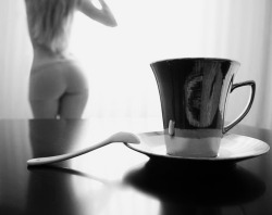 Mmmmmm, coffee and lady bum