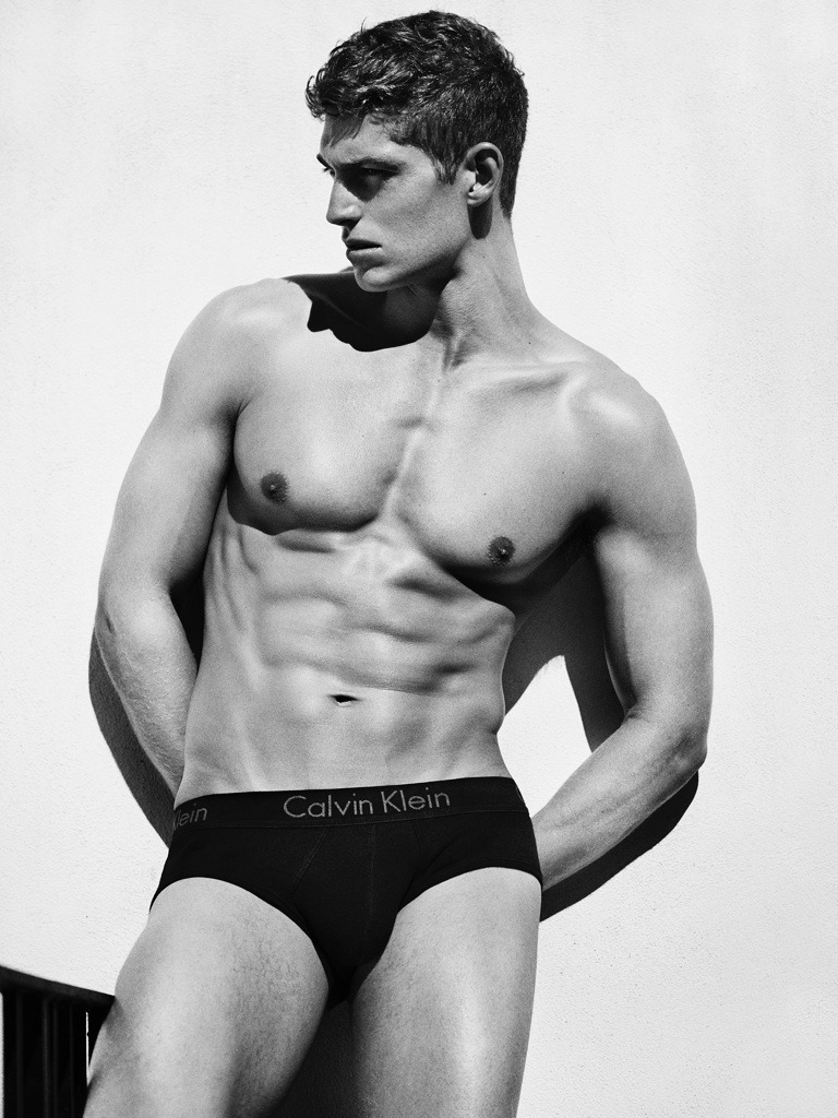 allureofman:  Marcus Stewart