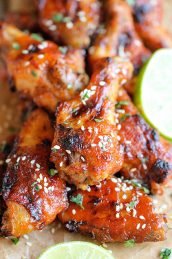 foody-goody:  Baked Honey Sriracha Wings