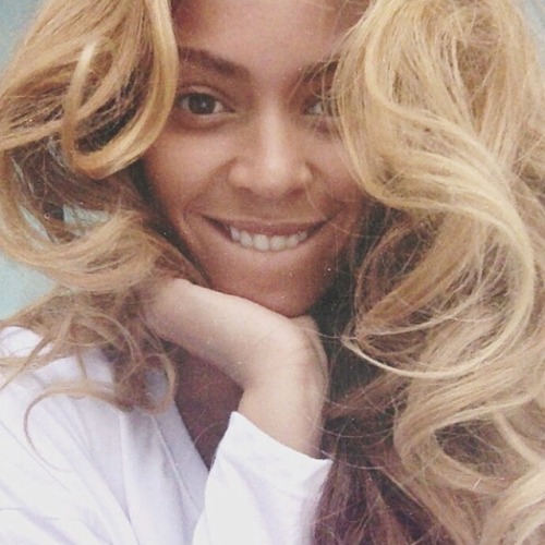 beyonseh:Bey’s Instagram selfies are everything
