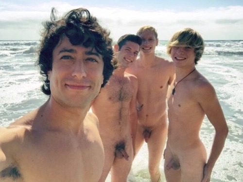 belvnnythng:  twoxfun:  Fun  Hot