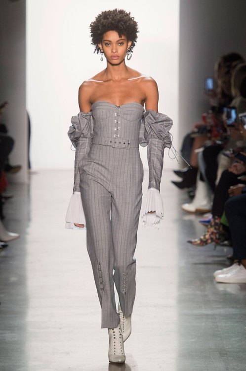 favorimodels:Model Samile Bermannelli walking for Jonathan Simkhai NYFW 2018