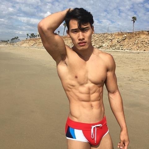 weichan45:  Not squinting for the look,  squinting cuz the suns in my fucking eyes