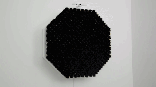 wetheurban:   POMPOM MIRROR, DANIEL ROZIN New York-based artist, Daniel Rozin, creates incredible installations and sculptures that react to the movements of viewers.  His latest project called “PomPom Mirror”, features a synchronized array of 928