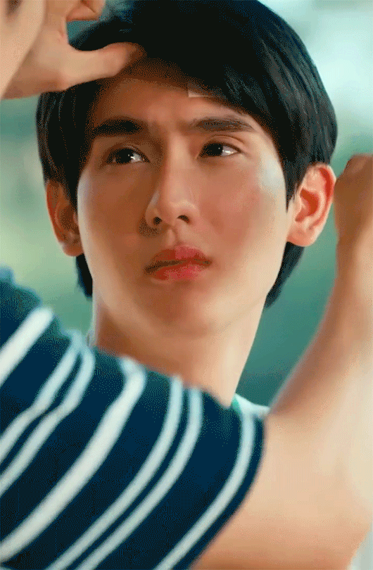 And The Award For Biggest, Beautifulest Eyes And Juiciest, Pinkest Lips Goes To...