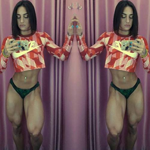 skeezix44: muscled-beauty:  Bakhar Nabieva. Instagram -  Бахар Набиева     Extraordinary  La seguo su instagram da tantissimo, se facesse un film porno diventerebbe ricchissima