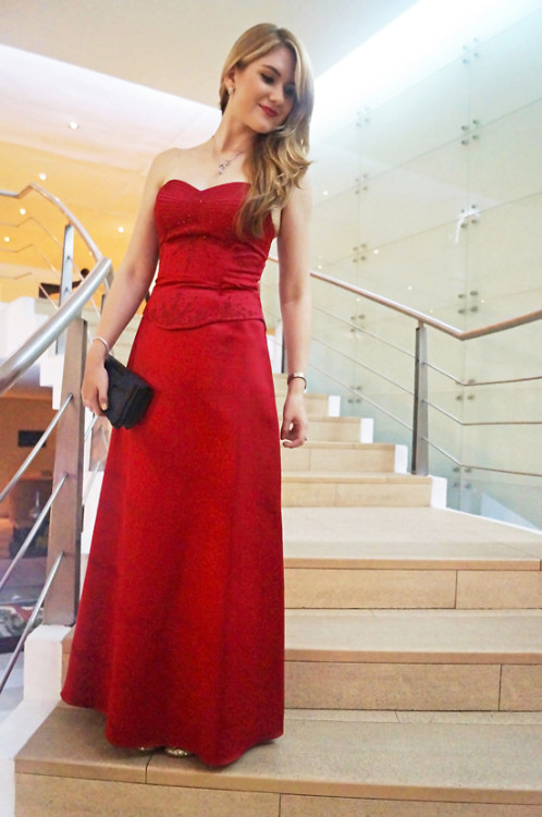 Lady in Red (by Marie McGrath)I wore this beautiful red gown to a wedding, I felt soooo glamorous in