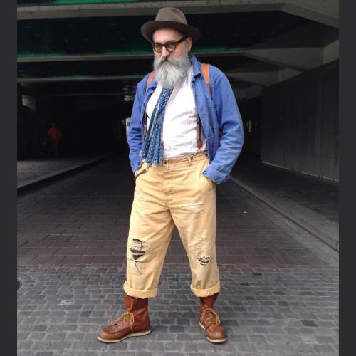 Love my Levis vintage pants with suspenders ! Shirt Nigel Cabourn , indigo scarf, frech work jacket 