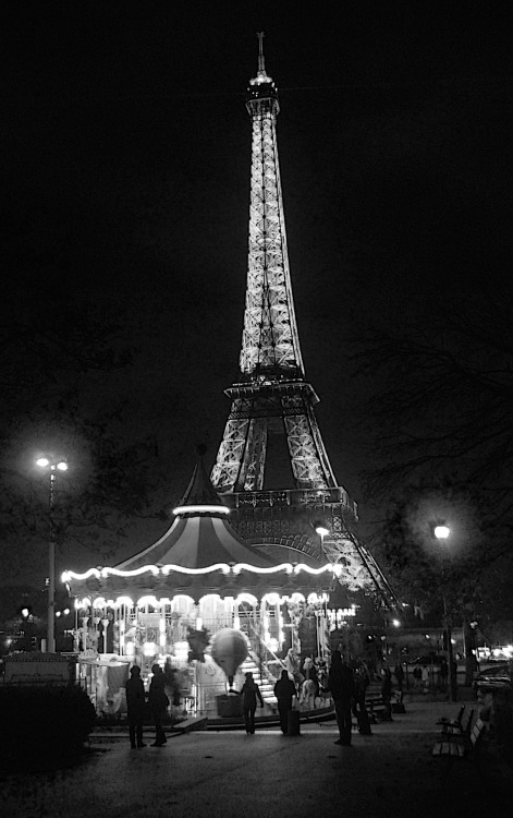 Obscure Paris ©Paris, France #Paris#France#Obscure#Dark#Photography#Illustration#carousel#Trocadero#Eiffel#Tour Eiffel#shadows
