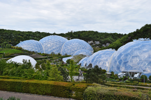 viksalos: The Eden Project: botanical gardens, art installations, and educational facility in Cornwa