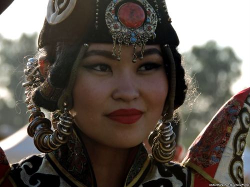 lesnienka: A woman representing the Tuvans from southern Siberia during the biannual “Kurultai