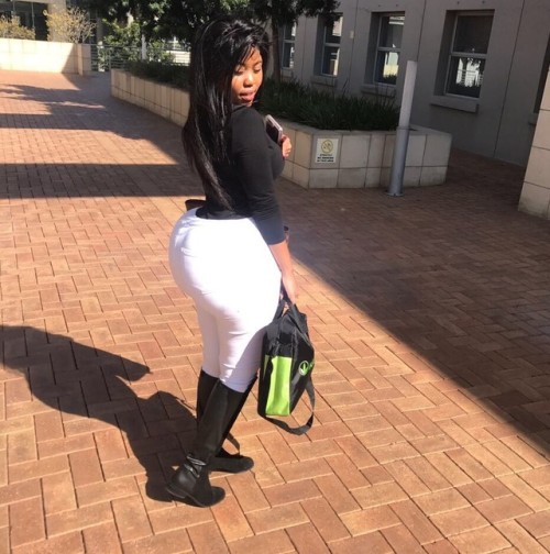 jazziedadd: DeliciouslySexy. Curvy. BootiDelicious. Ms Kagiso_Kay