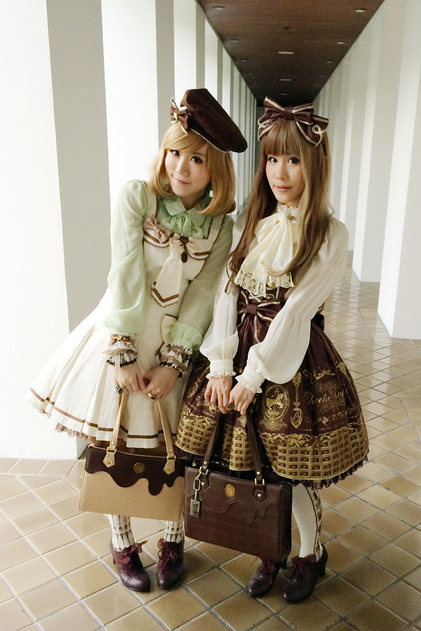 shadow-walk:  Another round of chocolate buffet with a friend who previously had