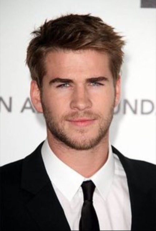 famous-male-celeb-naked: Liam Hemsworth(Miley got hack)