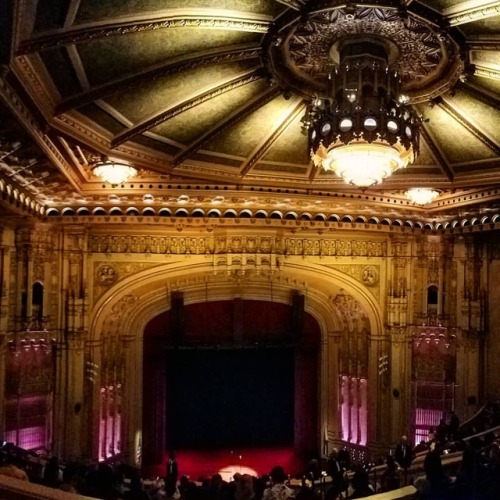 Waiting for Mulaney to start. #johnmulaney #copleysymphonyhall (at Copley Symphony Hall)