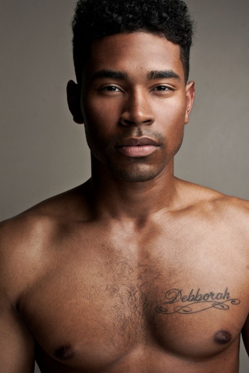 fuckyeahdarkboys:  X