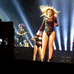 adoringbeyonce:  Beyoncé steps to ‘Diva’ in Brooklyn (x) 