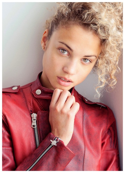 roseeyy:  Rose Bertram