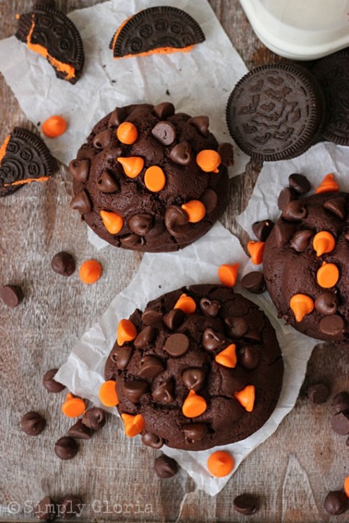 sweetoothgirl:Oreo Stuffed Chocolate Cookies