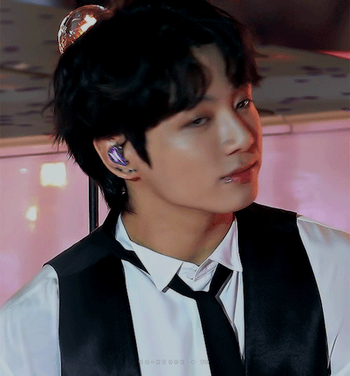His Smile At The End He Knows Exactly What Hes Doing