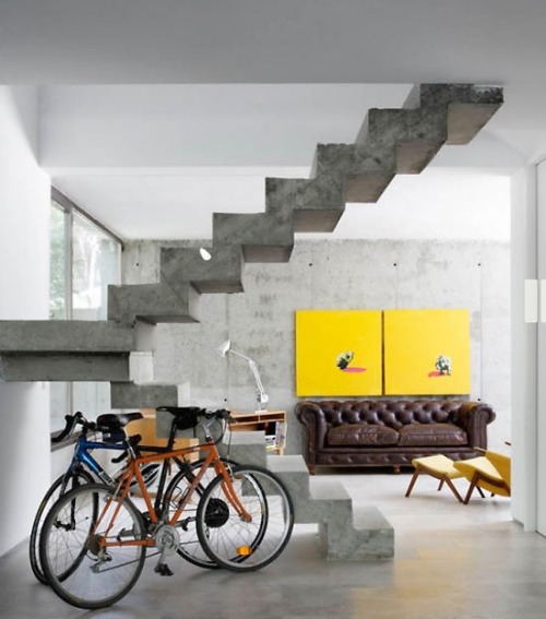 veloisto: Red, orange,yellow.  h