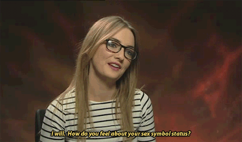mizgnomer:Caroline Foran asking David Tennant what he thinks about being a sex symbol (and David bei