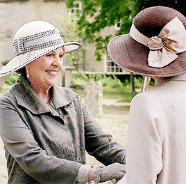 happymathilda:Isobel and Lady Mary | Downton Abbey 6x08