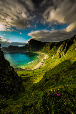 ponderation:  The hidden beach by TerjeNilssen 