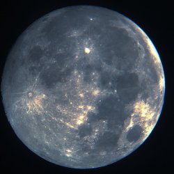 space-pics:  I was mucking around editing one of my many photos of tonight’s supermoon and ended up with what I feel is a beautiful photo!http://space-pics.tumblr.com/