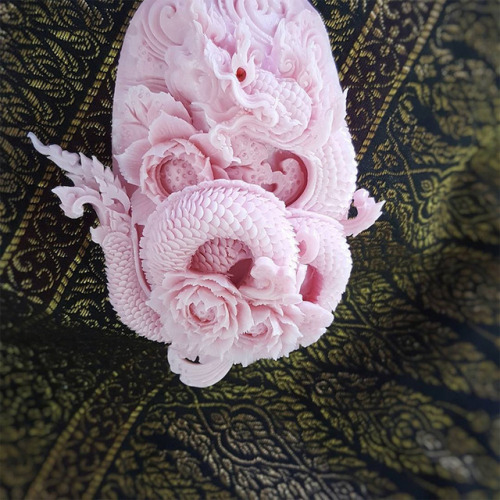 sixpenceee:  These are the works of Thai artist Narong who carves out delicate and intricate pattern