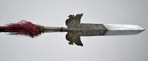 art-of-swords:Engraved and Gilt PartisanDating: late 17th centuryCulture: EuropeanMeasurements: heig